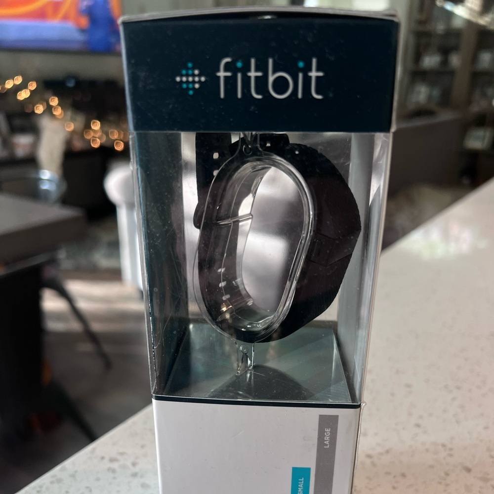 Fitbit - charge HR brand new in box